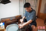 焦作成都“90后”小伙“十年磨一剑”：从爱好者到守艺人 传播中国文化