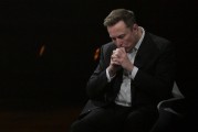 焦作特斯拉股价收涨超3%：特朗普无意沟通，马斯克父亲劝儿子低头